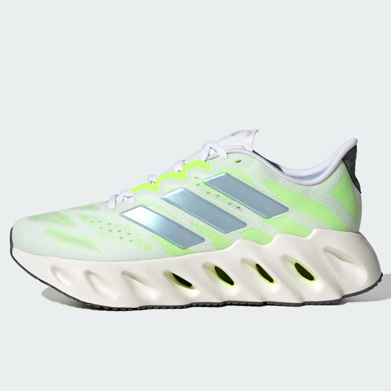 SEPATU LARI ADIDAS SWITCH FWD