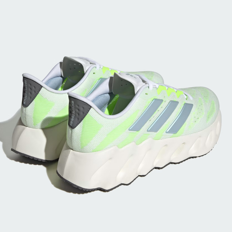 SEPATU LARI ADIDAS SWITCH FWD