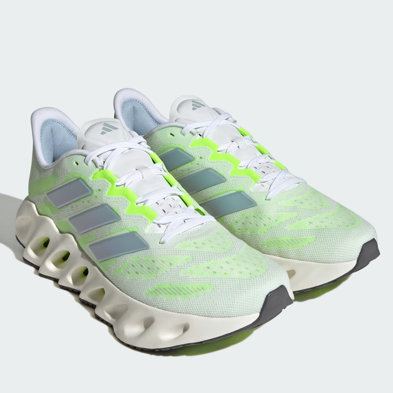 SEPATU LARI ADIDAS SWITCH FWD