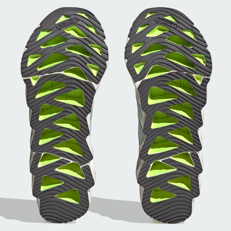 SEPATU LARI ADIDAS SWITCH FWD