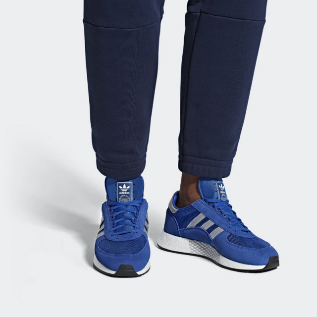 SEPATU SNEAKERS ADIDAS Marathon X 5923