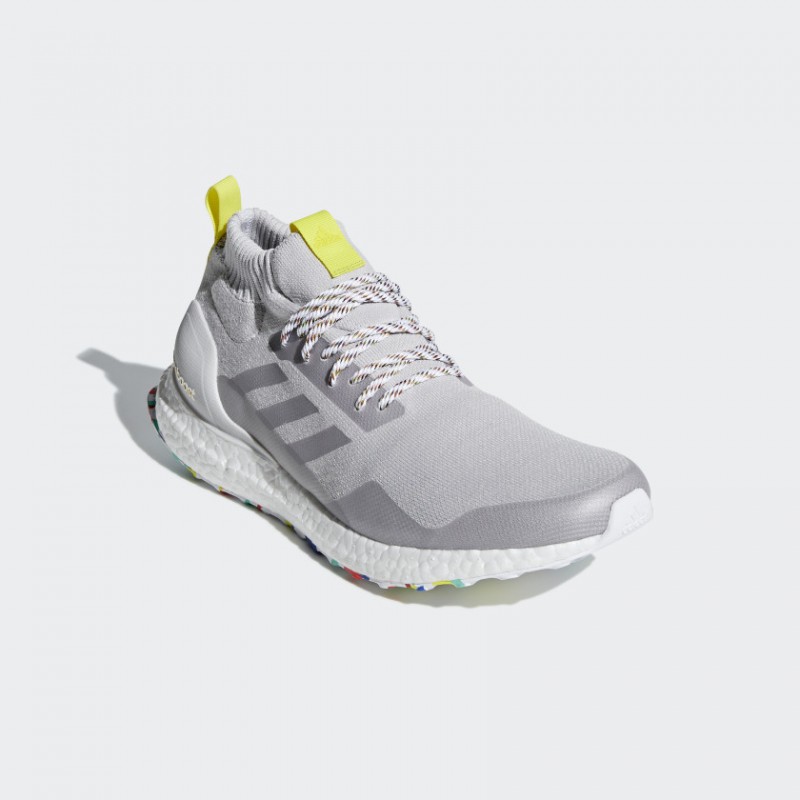 SEPATU LARI ADIDAS Ultraboost Mid