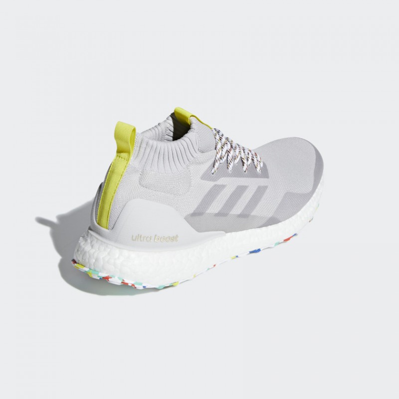 SEPATU LARI ADIDAS Ultraboost Mid
