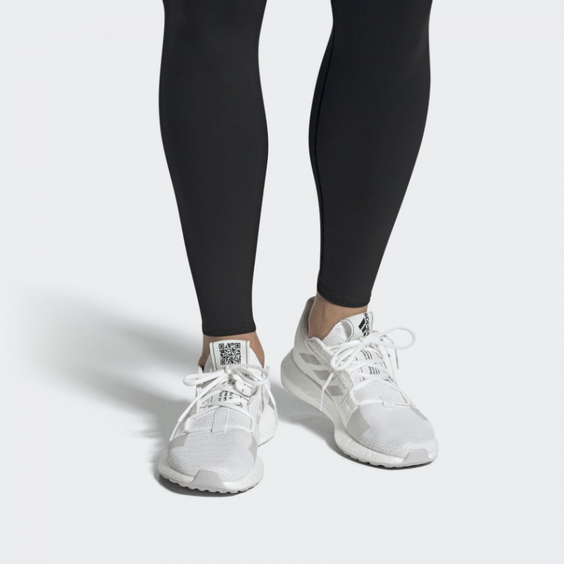 SEPATU LARI ADIDAS SenseBoost Go