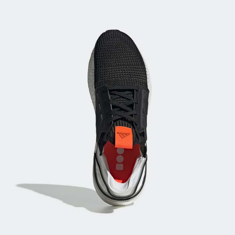 SEPATU LARI ADIDAS Ultraboost 19