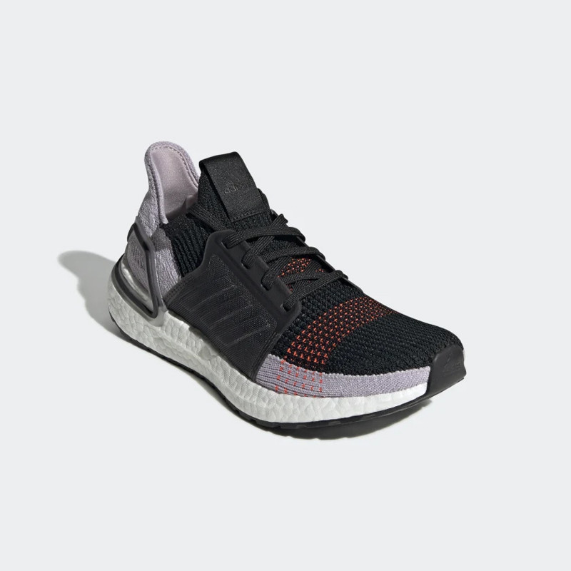 SEPATU LARI ADIDAS Wmns Ultraboost 19