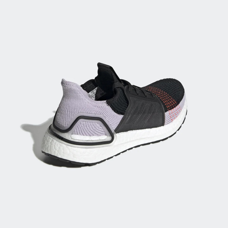 SEPATU LARI ADIDAS Wmns Ultraboost 19