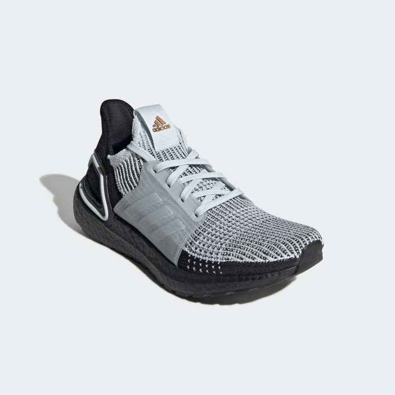 SEPATU LARI ADIDAS Wmns Ultraboost 19