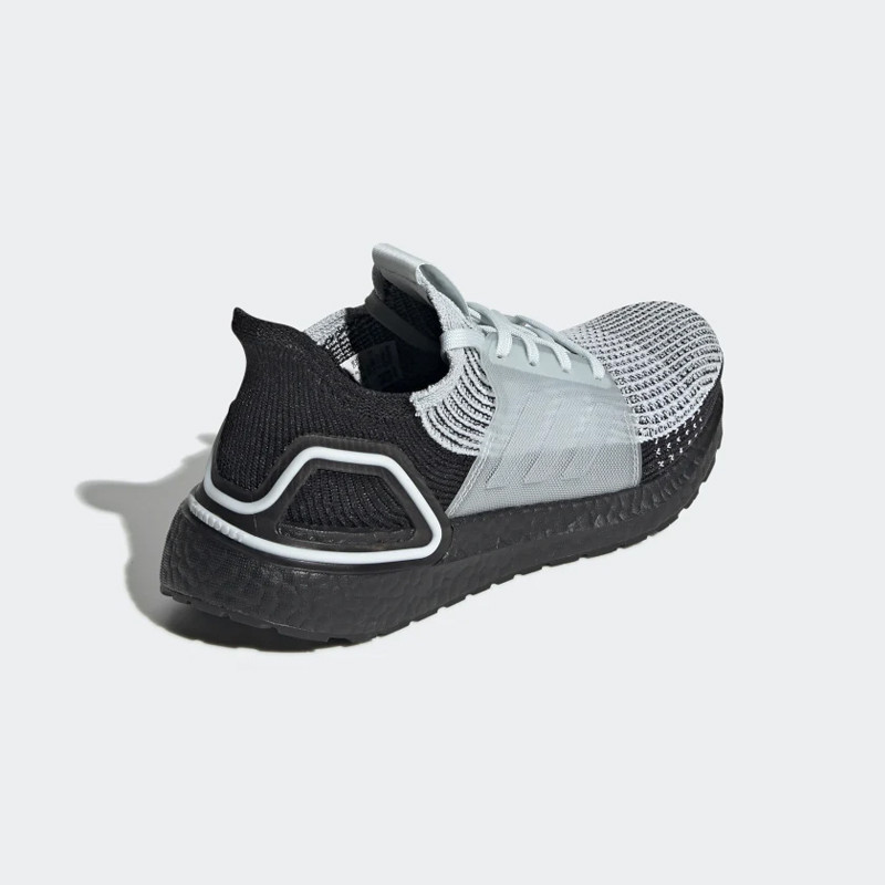 SEPATU LARI ADIDAS Wmns Ultraboost 19