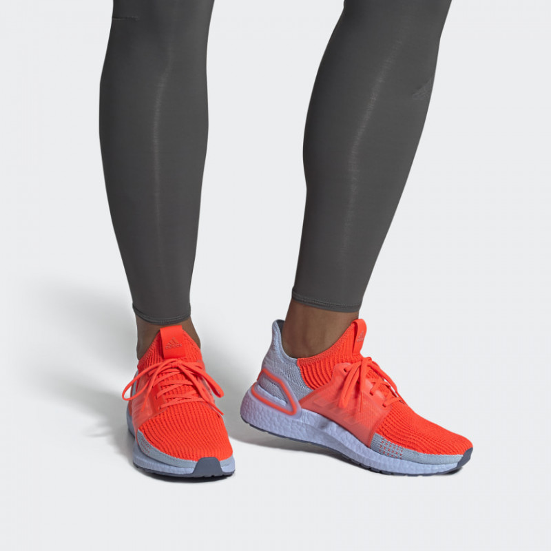 SEPATU LARI ADIDAS Ultraboost 19