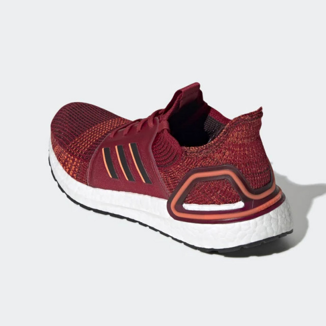 SEPATU LARI ADIDAS Ultraboost 19