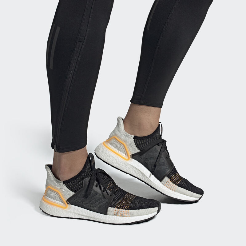 SEPATU LARI ADIDAS Ultraboost 19