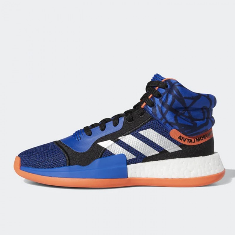 SEPATU BASKET ADIDAS Marquee Boost Kristaps Porzingis
