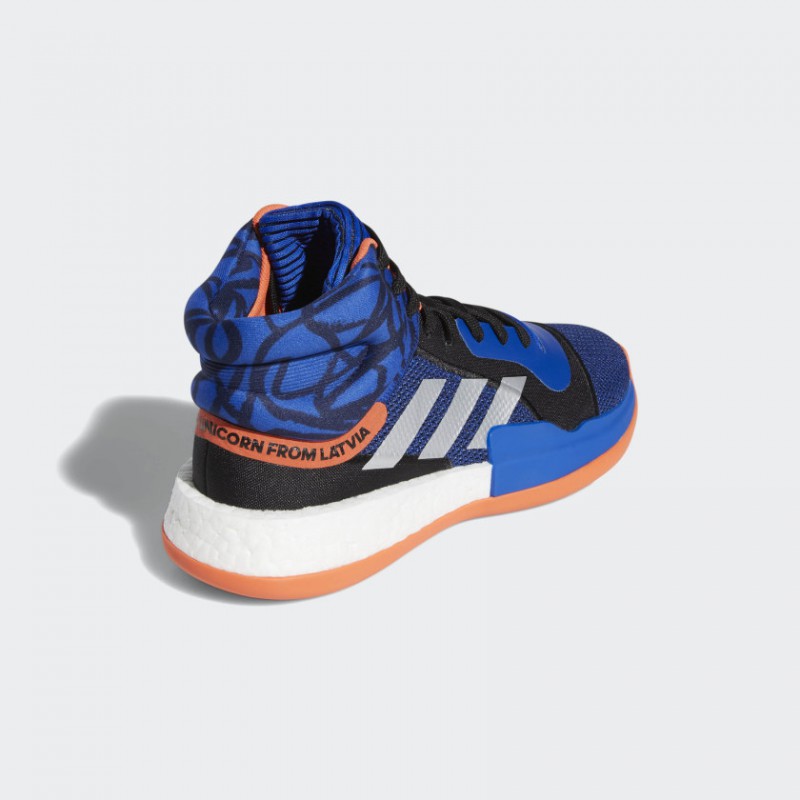 SEPATU BASKET ADIDAS Marquee Boost Kristaps Porzingis
