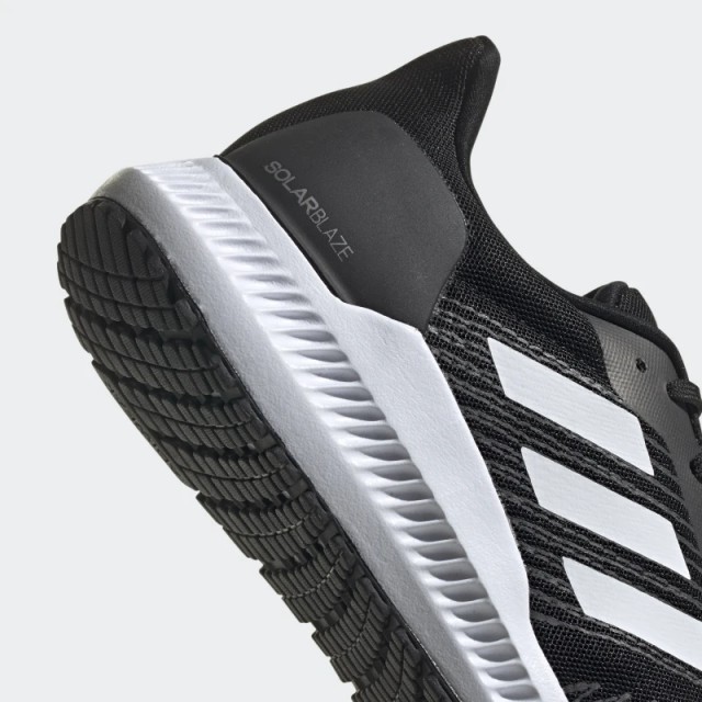 SEPATU LARI ADIDAS Solar Blaze