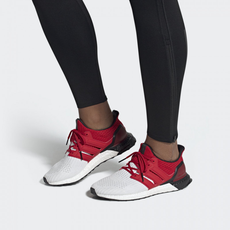 SEPATU LARI ADIDAS Ultraboost