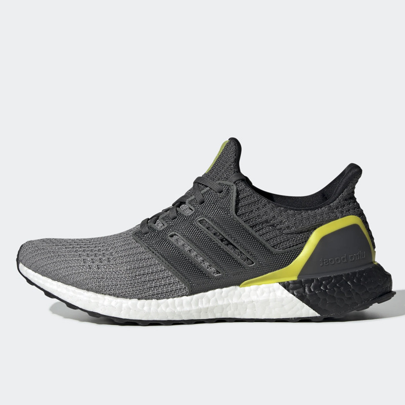 SEPATU LARI ADIDAS Ultraboost