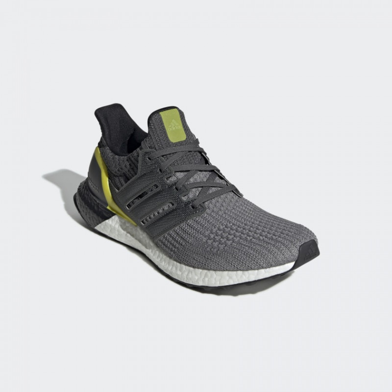 SEPATU LARI ADIDAS Ultraboost