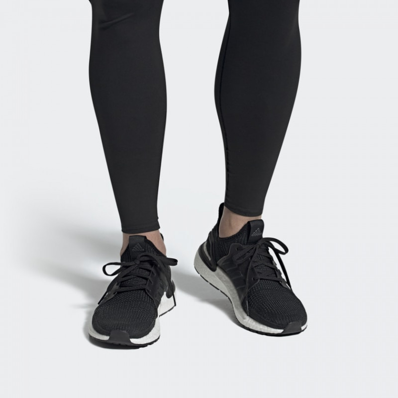 SEPATU LARI ADIDAS Ultraboost 19