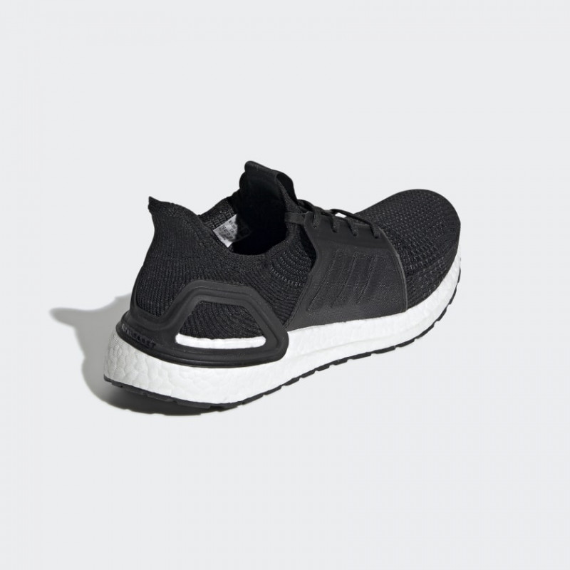 SEPATU LARI ADIDAS Ultraboost 19