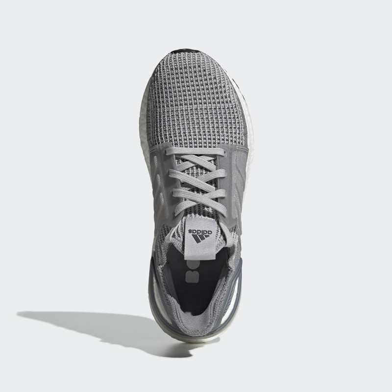 SEPATU LARI ADIDAS Ultraboost 19