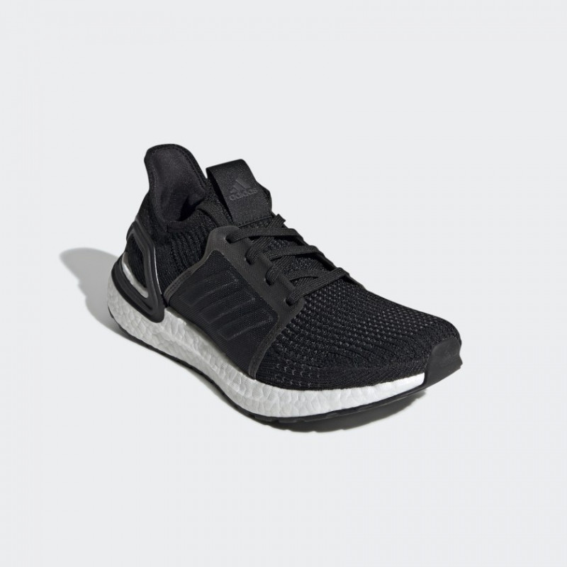 SEPATU LARI ADIDAS Wmns Ultraboost 19