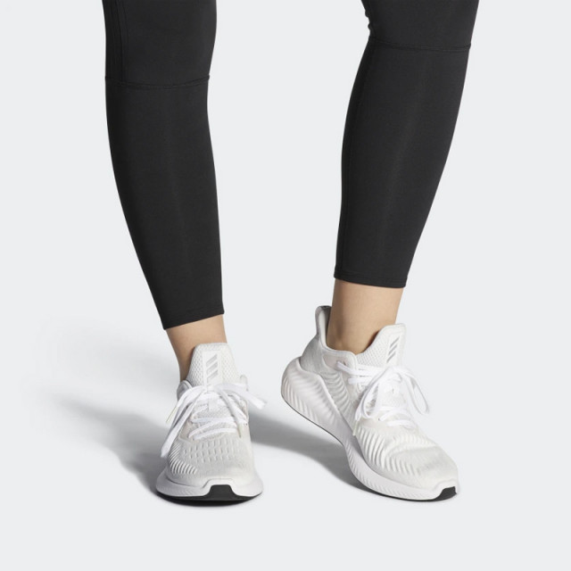 SEPATU LARI ADIDAS Wmns Alphabounce Plus