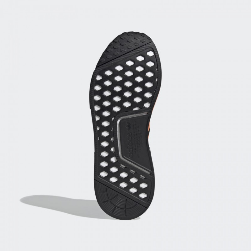 SEPATU SNEAKERS ADIDAS NMD_R1