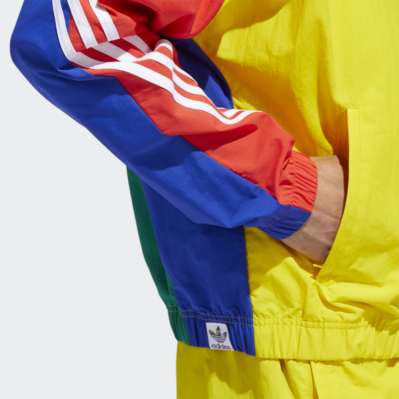 BAJU SNEAKERS ADIDAS Pride Off-Center Jacket