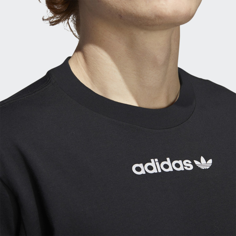 BAJU SNEAKERS ADIDAS Linear Logo Repeat Short Sleeve Tee