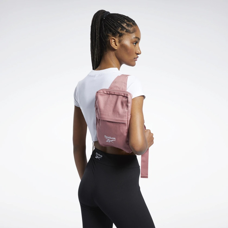 TAS SNEAKERS REEBOK Classics Sling Bag