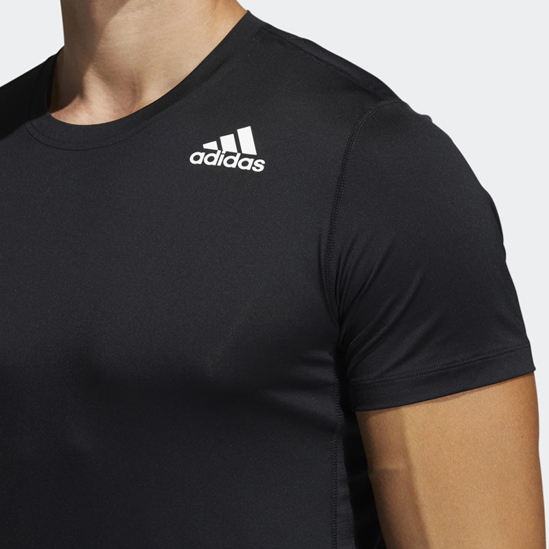 BAJU TRAINING ADIDAS Techfit Fitted Tee