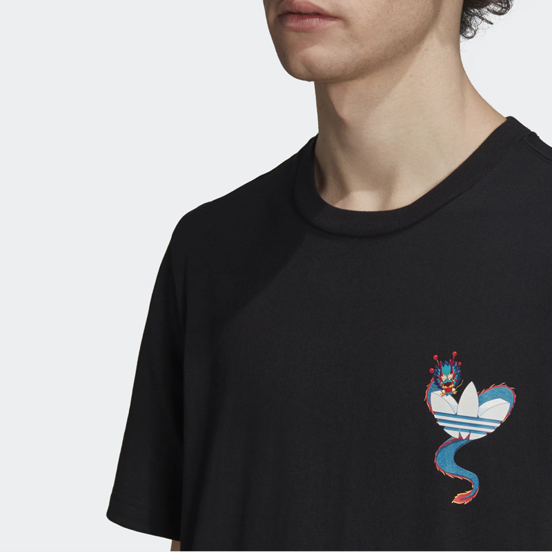 BAJU SNEAKERS ADIDAS Originals 3D Woven Tee