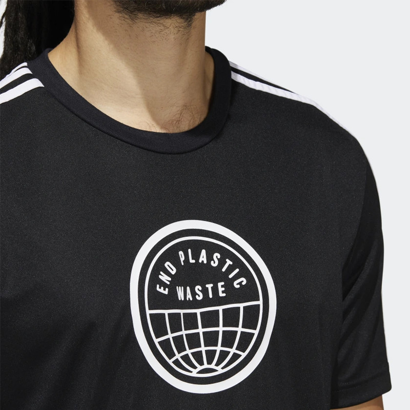 BAJU SNEAKERS ADIDAS PRIMEBLUE END PLASTIC WASTE 3-STRIPES GRAPHIC TEE