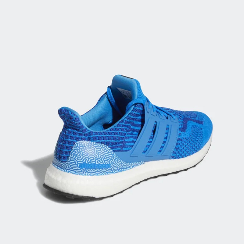 SEPATU LARI ADIDAS ULTRABOOST DNA