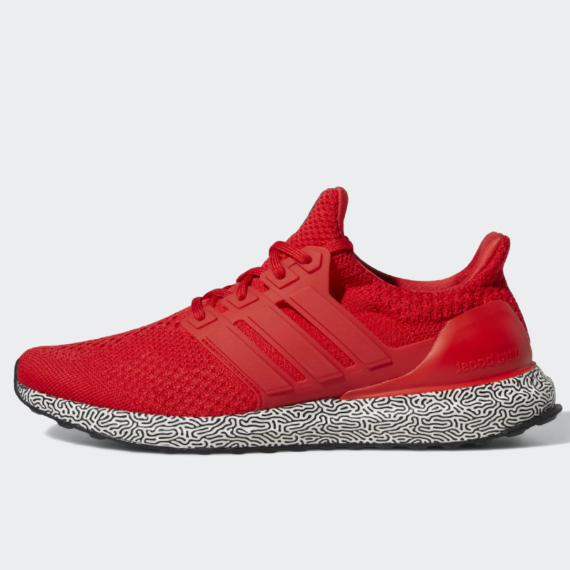 SEPATU LARI ADIDAS ULTRABOOST DNA