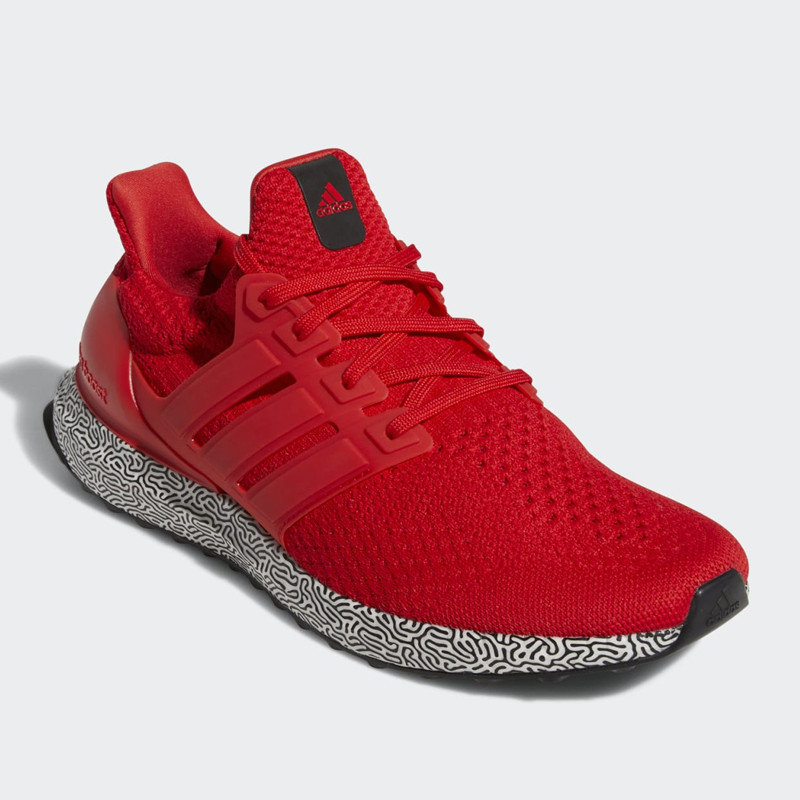 SEPATU LARI ADIDAS ULTRABOOST DNA