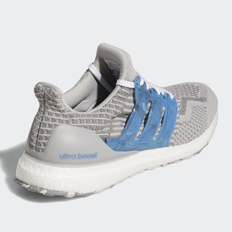 SEPATU LARI ADIDAS ULTRABOOST DNA