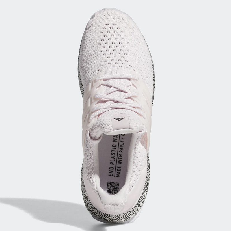 SEPATU LARI ADIDAS Wmns ULTRABOOST DNA