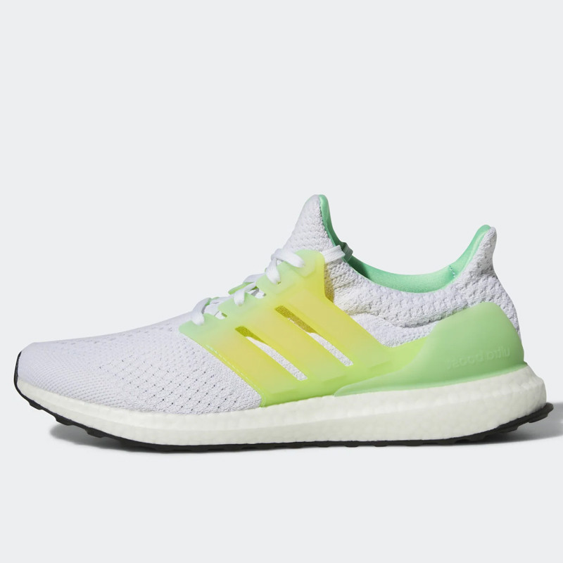 SEPATU LARI ADIDAS ULTRABOOST 5.0 DNA