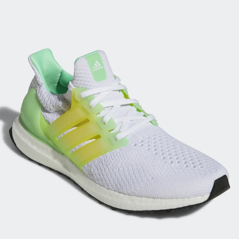 SEPATU LARI ADIDAS ULTRABOOST 5.0 DNA