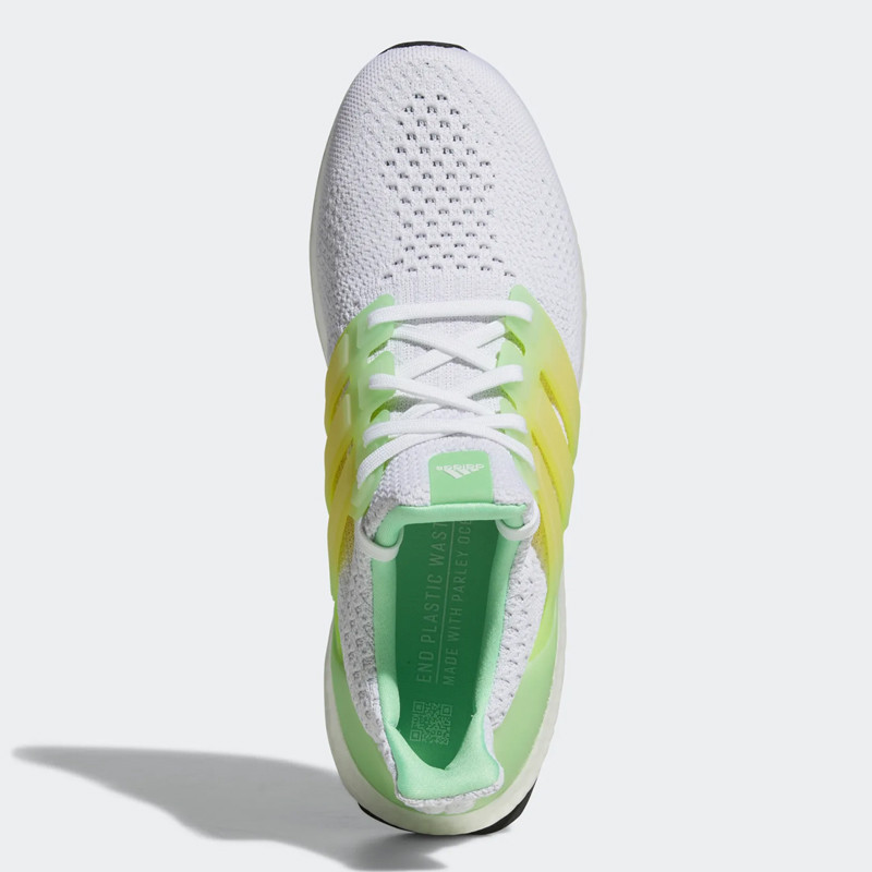 SEPATU LARI ADIDAS ULTRABOOST 5.0 DNA