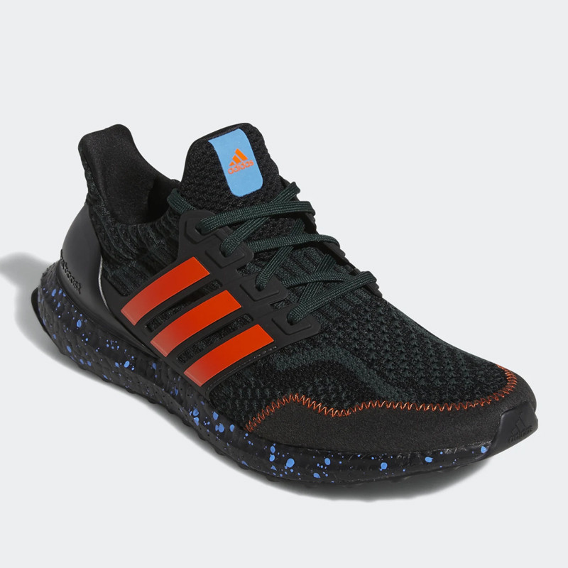 SEPATU LARI ADIDAS ULTRABOOST 5.0 DNA