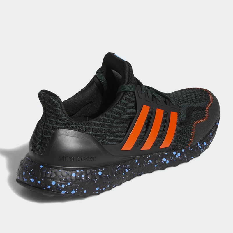 SEPATU LARI ADIDAS ULTRABOOST 5.0 DNA