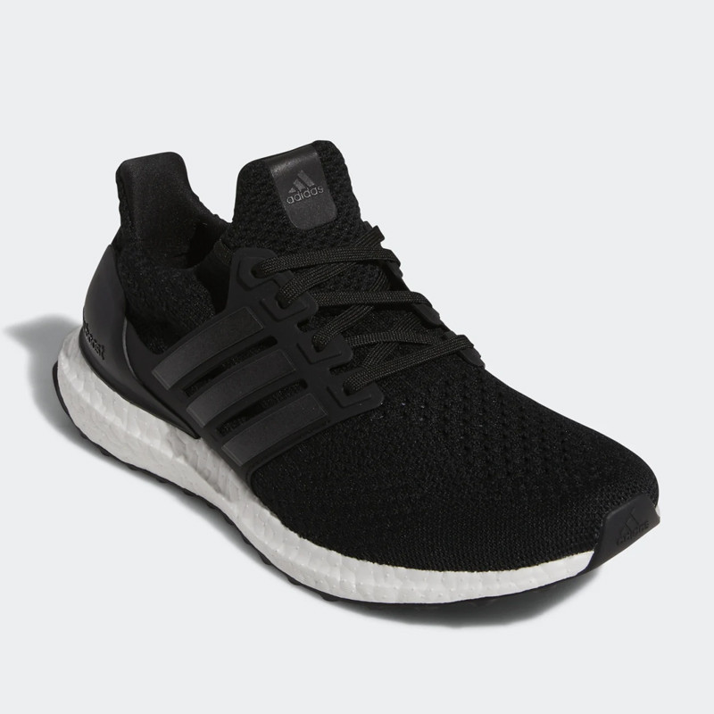 SEPATU LARI ADIDAS Wmns ULTRABOOST 5.0 DNA