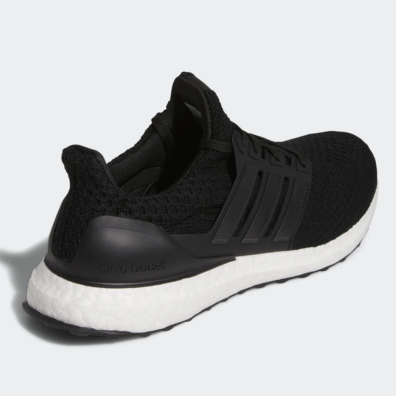 SEPATU LARI ADIDAS Wmns ULTRABOOST 5.0 DNA