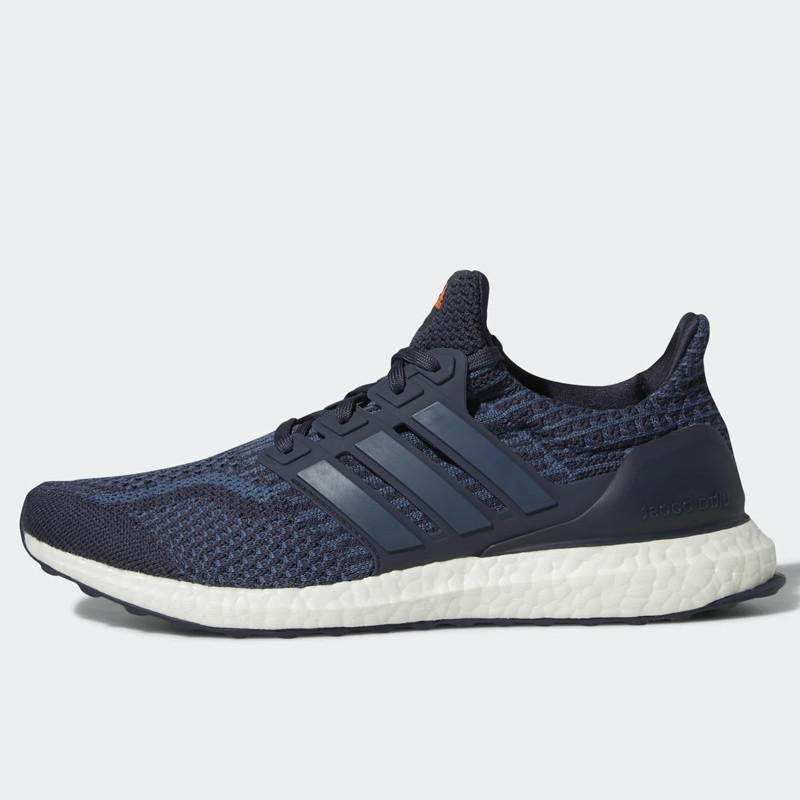 SEPATU LARI ADIDAS ULTRABOOST 5 DNA