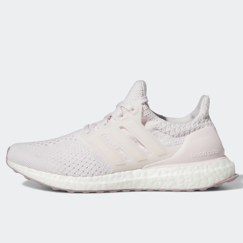 SEPATU LARI ADIDAS Wmns ULTRABOOST 5.0 DNA
