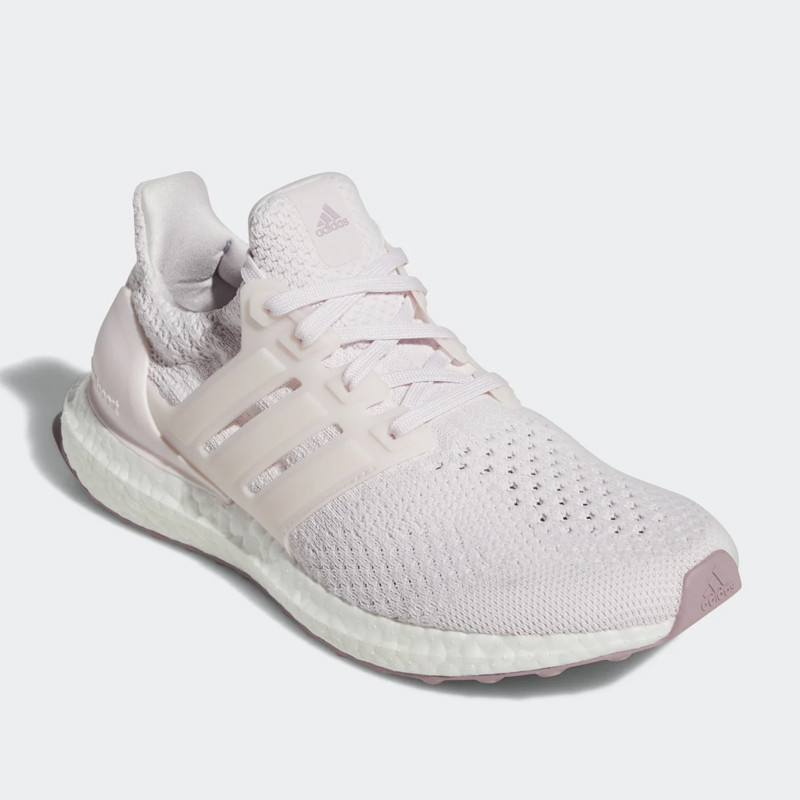 SEPATU LARI ADIDAS Wmns ULTRABOOST 5.0 DNA