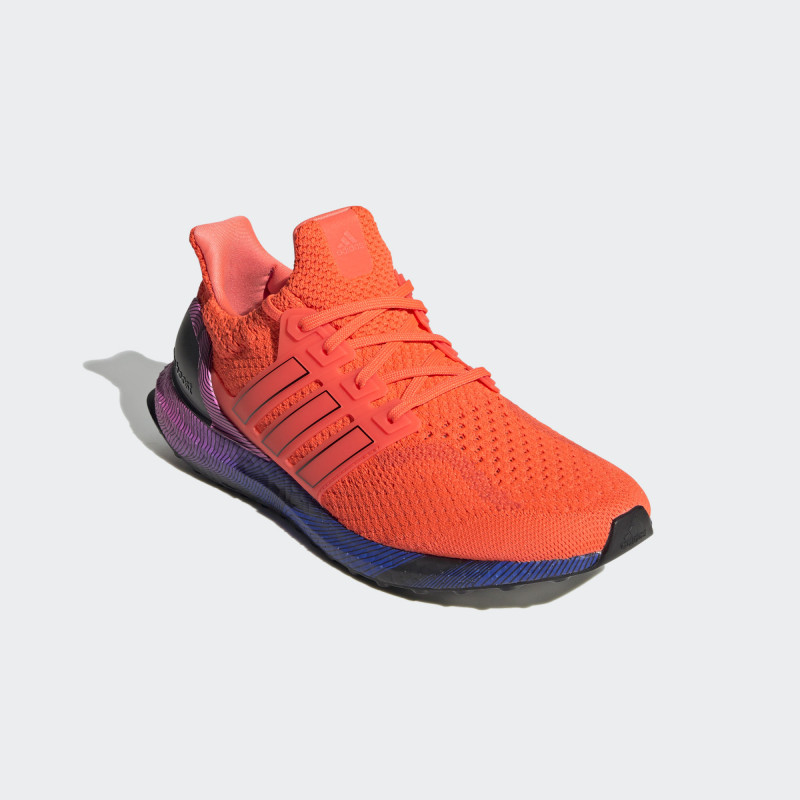 SEPATU LARI ADIDAS ULTRABOOST DNA